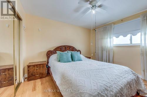 43 Flamingo Crescent, Brampton, ON - Indoor Photo Showing Bedroom