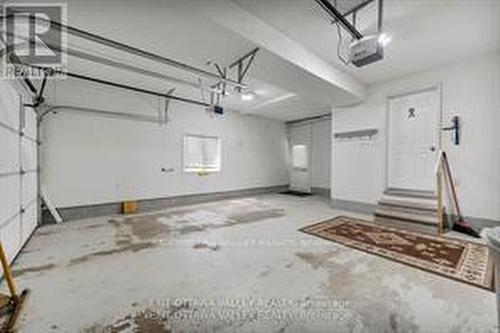 127 Owens Street, Pembroke, ON - Indoor Photo Showing Garage