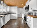 426 15Th Avenue Ne, Swift Current, SK  - Indoor Photo Showing Kitchen With Double Sink 