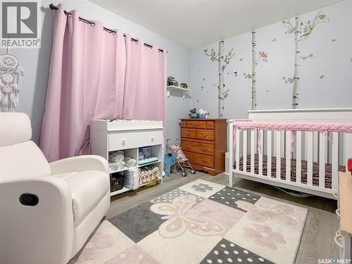 426 15Th Avenue Ne, Swift Current, SK - Indoor Photo Showing Bedroom