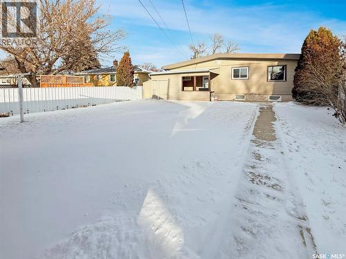 426 15Th Avenue Ne, Swift Current, SK - Outdoor