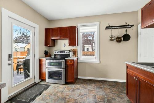 112 Egerton Road, Winnipeg, MB - Indoor Photo Showing Kitchen