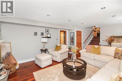 92 Auchmar Road, Hamilton, ON - Indoor Photo Showing Living Room