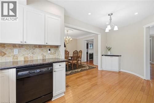 311 Glen Afton Drive, Burlington, ON - Indoor Photo Showing Kitchen