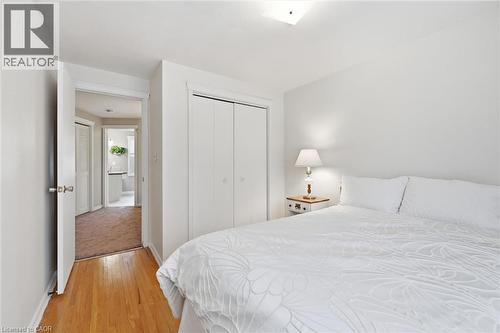 311 Glen Afton Drive, Burlington, ON - Indoor Photo Showing Bedroom