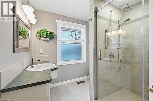 311 Glen Afton Drive, Burlington, ON - Indoor Photo Showing Bathroom
