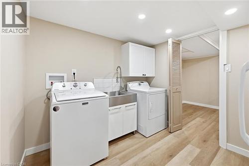 311 Glen Afton Drive, Burlington, ON - Indoor Photo Showing Laundry Room