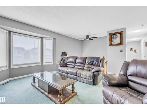 4502 49 Av, Cold Lake, AB - Indoor Photo Showing Living Room