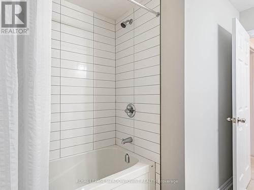 7 - 13 Braida Lane, Halton Hills, ON - Indoor Photo Showing Bathroom