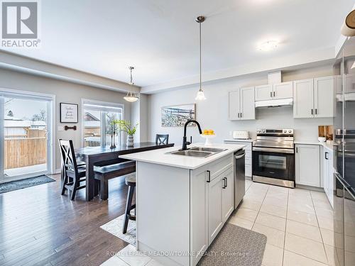 7 - 13 Braida Lane, Halton Hills, ON - Indoor Photo Showing Kitchen With Double Sink