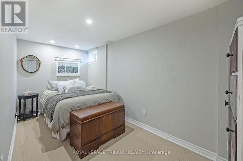 662 Eden Avenue, London South (South R), ON - Indoor Photo Showing Bedroom