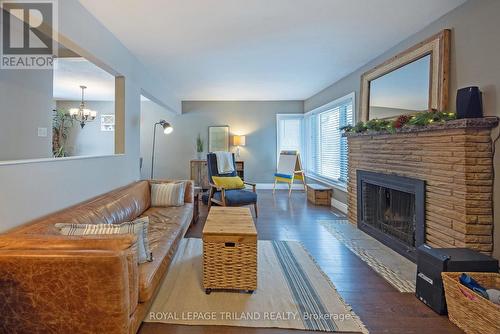 662 Eden Avenue, London South (South R), ON - Indoor Photo Showing Living Room With Fireplace