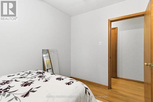 99 Susan Avenue, London East (East D), ON - Indoor Photo Showing Bedroom