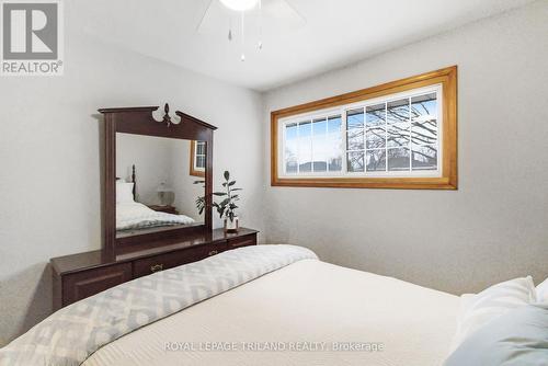 99 Susan Avenue, London East (East D), ON - Indoor Photo Showing Bedroom