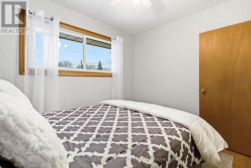 99 Susan Avenue, London East (East D), ON - Indoor Photo Showing Bedroom