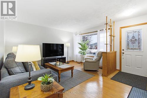 99 Susan Avenue, London East (East D), ON - Indoor Photo Showing Living Room