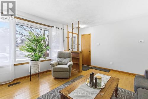 99 Susan Avenue, London East (East D), ON - Indoor Photo Showing Living Room