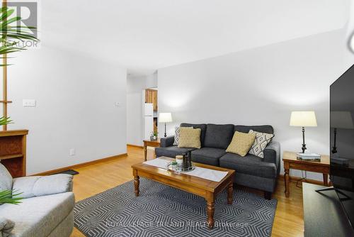 99 Susan Avenue, London East (East D), ON - Indoor Photo Showing Living Room
