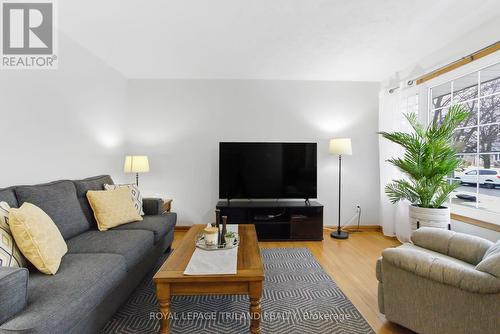 99 Susan Avenue, London East (East D), ON - Indoor Photo Showing Living Room