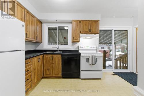99 Susan Avenue, London East (East D), ON - Indoor Photo Showing Kitchen