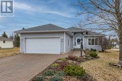 94 SANDBANKS COURT Prince Edward County (Wellington Ward), ON K0K 3L0