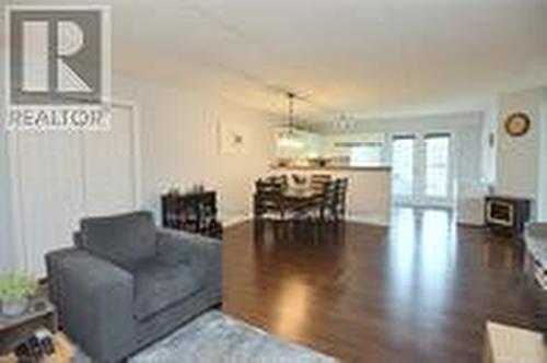 202 - 1411 Walkers Line, Burlington (Tansley), ON - Indoor Photo Showing Living Room