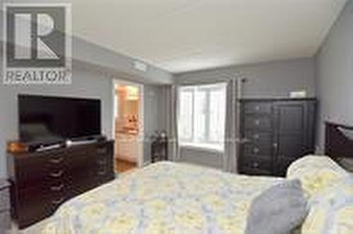 202 - 1411 Walkers Line, Burlington (Tansley), ON - Indoor Photo Showing Bedroom