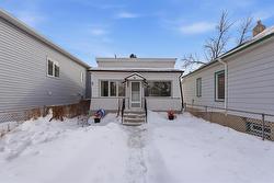 34 Essex Avenue  Winnipeg, MB R2M 0E8