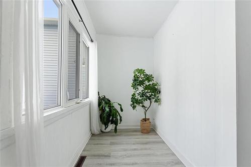 34 Essex Avenue, Winnipeg, MB - Indoor Photo Showing Other Room