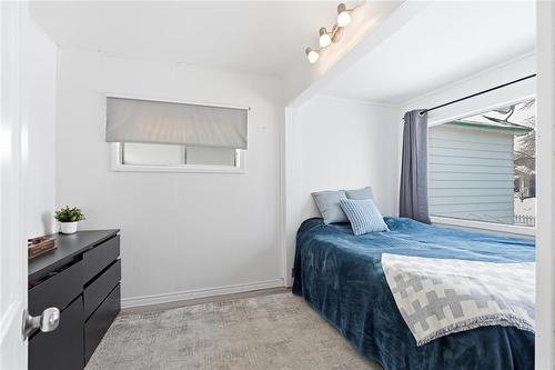 Primary Bedroom - 34 Essex Avenue, Winnipeg, MB - Indoor Photo Showing Bedroom