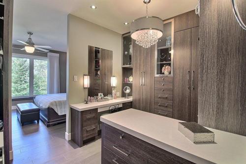 Walk-in closet - 101 Rue Des Cormorans, Val-D'Or, QC - Indoor