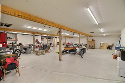 Family room - 101 Rue Des Cormorans, Val-D'Or, QC - Indoor Photo Showing Garage