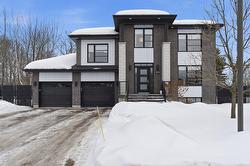 30 Place de la Pulperie  Saint-Jérôme, QC J7Y 0E7