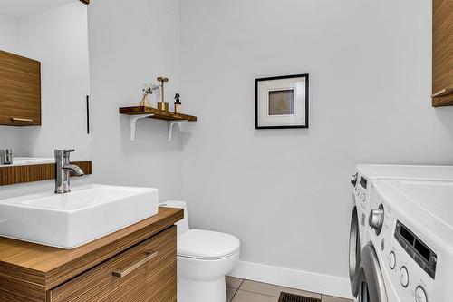 Salle d'eau - 30 Place De La Pulperie, Saint-Jérôme, QC - Indoor Photo Showing Laundry Room
