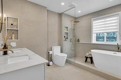 Salle de bains attenante à la CCP - 