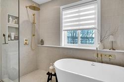 Salle de bains attenante à la CCP - 