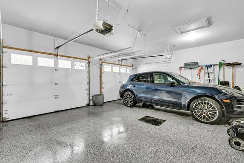 Garage - 30 Place De La Pulperie, Saint-Jérôme, QC - Indoor Photo Showing Garage