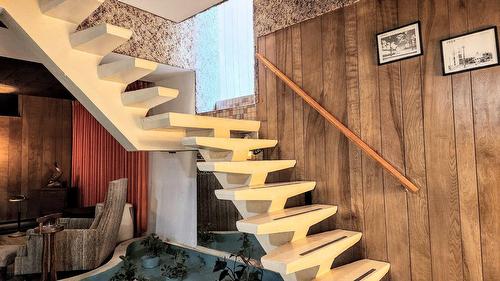 Escalier - 4303 Boul. Des Hêtres, Shawinigan, QC - Indoor Photo Showing Other Room