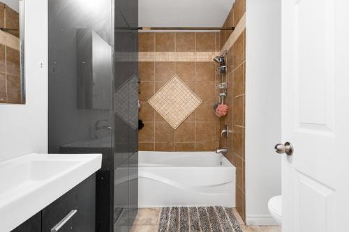 Salle de bains - 1527 Boul. De La Grande-Allée, Boisbriand, QC 