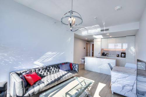 Salon - 3009-1400 Boul. René-Lévesque O., Montréal (Ville-Marie), QC - Indoor Photo Showing Living Room