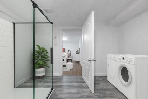 Salle de bains - 1527Z Boul. De La Grande-Allée, Boisbriand, QC 