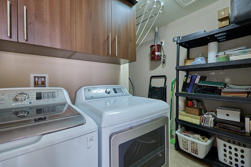 Salle de lavage - 1008 Boul. Maisonneuve, Saint-Jérôme, QC - Indoor Photo Showing Laundry Room