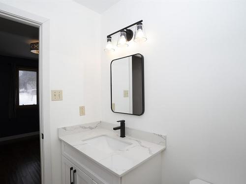 191 Skyline Avenue, Thunder Bay, ON - Indoor Photo Showing Bathroom