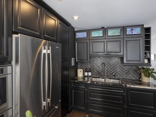 502 Norah Street S, Thunder Bay, ON - Indoor Photo Showing Kitchen With Upgraded Kitchen