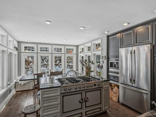 502 Norah Street S, Thunder Bay, ON - Indoor Photo Showing Kitchen With Upgraded Kitchen