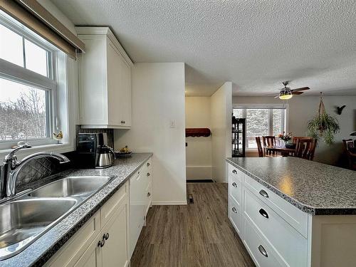 2353 Reddit Road, Kenora, ON - Indoor Photo Showing Kitchen With Double Sink