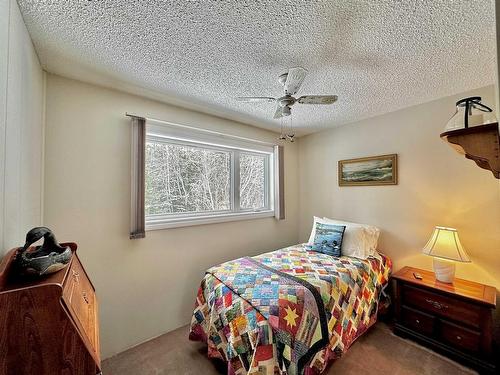 2353 Reddit Road, Kenora, ON - Indoor Photo Showing Bedroom