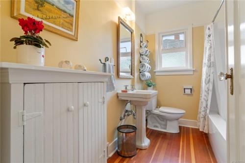 1020 Falkland Rd, Oak Bay, BC 