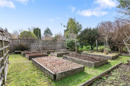 1020 Falkland Rd, Oak Bay, BC 