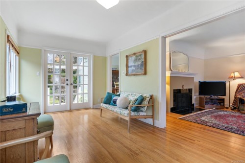 1020 Falkland Rd, Oak Bay, BC 